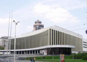 Фанфары и фанфаронство гендиректора ДК «Украина»