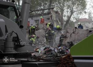 Балістика, крилаті ракети та шахеди: кількість загиблих у Києві постійно зростає, нові подробиці та відео