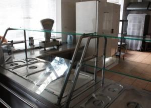 Фекалії мишей у гречці й брудна питна вода. Що показали перевірки харчування школярів