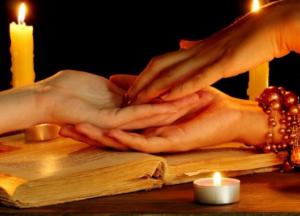 В центре Киева цыганка обокрала женщину: полиции гадалка рассказала, как обманывают жертв