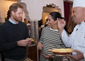 Не все коту Масленица: Меган Маркл посмеялась над манерой принца Гарри есть блины