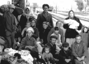 «Стариков, которые не могли подняться в вагон, солдаты били прикладами». Депортация крымских татар — в рассказах очевидцев
