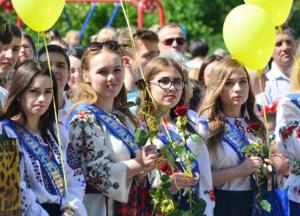 Десятые классы сокращают, а лицеев нет: где учиться выпускникам 9-х классов