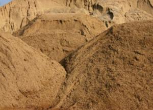 Нові «смотрящі» рвуться до влади: як Суто Мамоян захоплює столичний ринок піску