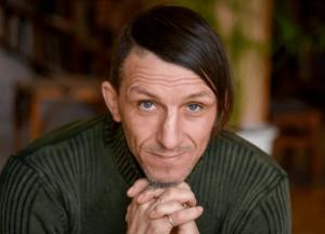 Масове поховання в Ізюмі: серед закатованих - відомий письменник, на якого натравили росіян місцеві колаборанти