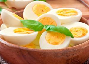 Фахівці назвали 10 продуктів, які допоможуть зберегти здоров’я і фігуру під час самоізоляції