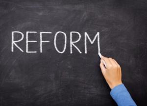 Бліцкриг реформ провалився. Стратегія змін