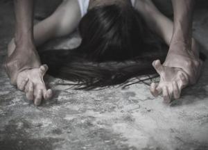 Били і ґвалтували 14-річну дівчинку втрьох у підвалі, і показали всім відео: виродки з Закарпаття нарешті за ґратами