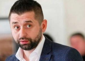 Арахамія приховав перельоти літаком Фірташа. Де ж ваші цінності, "слуги"? 