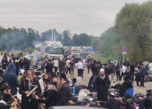 "Нечеловеческие условия". Хасиды штурмуют Украину