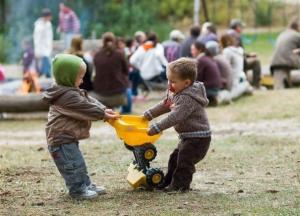 Шесть правил вежливости: как делать замечания чужим детям