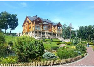 В Межигір’ї вже давно проживають аферисти вищого рівня Дмитро Карп і Катерина Кувіта. В якості кого?