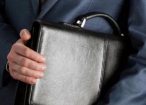 Закон про держслужбу для високопосадовців - не писаний?