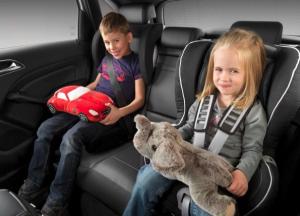 Перевозка детей без автокресел: что придумали такстисты