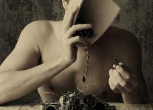 Украинцам нужно бросить все силы на личное обогащение, а не думать о власти