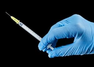 Украинцы не готовы вакцинироваться. Даже бесплатно