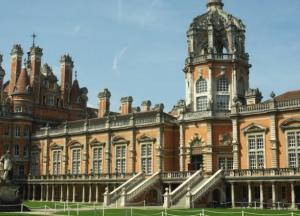 В школу на самолете: где учатся дети народных депутатов (фото, видео)