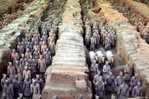 Все на стену? Почему Кабмин считает пенсионеров терминаторами, и какое будущее он для них готовит