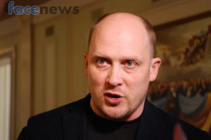 Сергей Каплин: Порошенко вылазит из шкуры, спасая мир от Третьей мировой войны