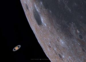 Сатурн прячется за Луной, фото и видео