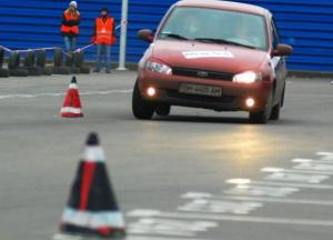 Как Кабмин изменил правила для автошкол