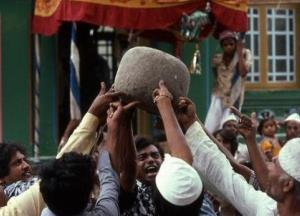 Левитирующий камень Шивапура — спорное чудо