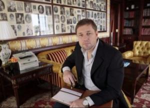 Украинцы за рубежом: Приключенческий роман журналиста Стогния завоевал рынок США