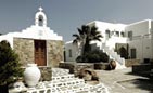 Необычный отель на острове в Греции