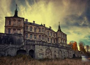 Хелловін по-українськи: 10 замків з привидами