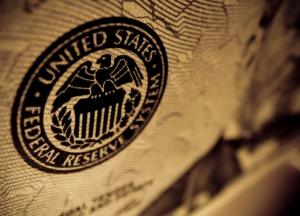 ФРС США меняет политику: как это скажется на курсе гривны