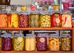 Як правильно зберігати консервацію у квартирі