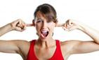 В стрессовом состоянии женщины становятся гиперчувствительными к шуму