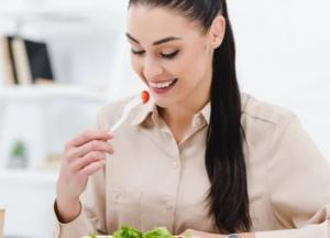 Обед по расписанию. Чем грозит нерегулярное питание