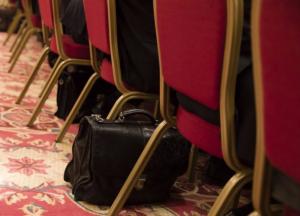 Украинская власть ведет себя «дергано»: очень трудно прогнозировать ее действия