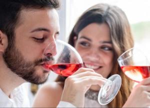 Доказано наукой: Как алкоголь влияет на привлекательность