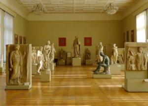 Не выходя из дома: музеи мира, которые можно посетить онлайн