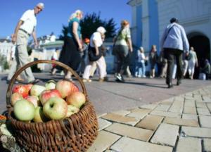 Яблочный спас в Украине нужно отменить – священник