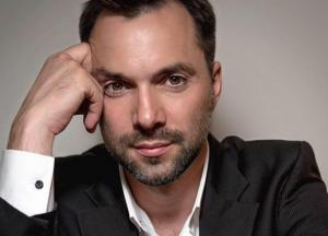 Арестович і війна в Карабасі: Бійтеся «радників» із дарами прибулих. Зрадять, «для загального блага»