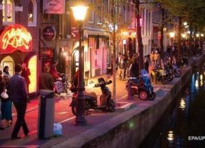 Почему Амстердамский квартал красных фонарей находится в упадке