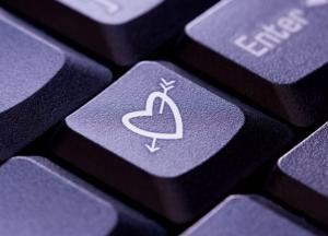 Опасные сайты знакомств: как аферисты выманивают деньги и не только