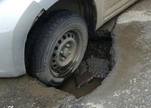 Відтепер відшкодовувати збитки за ремонт авто буде не лише Укравтодор