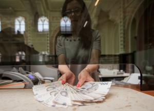 Депозиты идут ко дну: куда вложить деньги и сколько можно заработать