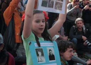 9 мая в Киеве: манипуляции детьми и культ Сталина (фото)