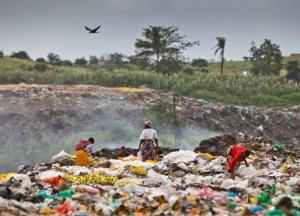 Вже відчуває наслідки: Африка випереджає країни Заходу в боротьбі з пластиком