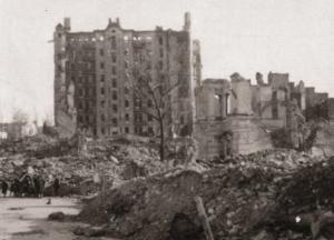 Такого масштабного разрушения своего города в мировой истории нет