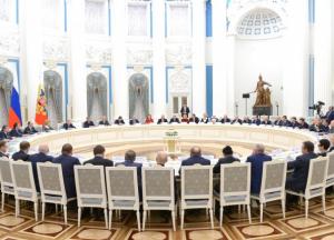 Окружение Путина расколется на две части