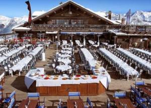 На них коронавирус прилетел в Киев: как лечатся миллионеры из Куршевеля в инфекционных боксах Александровки