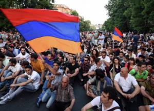 Революция в Армении. Почему молчит Москва? 