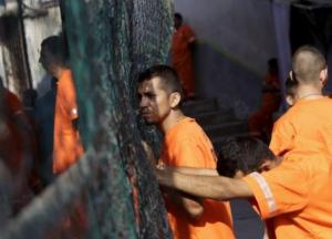 Школьный учитель музыки 19 лет находится в тюрьме за убийство человека, который все еще жив