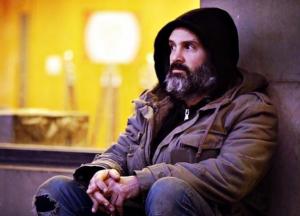 Авантюрист проводит два месяца, живя на улицах: Его отчет о доходах бездомных по-настоящему шокирует